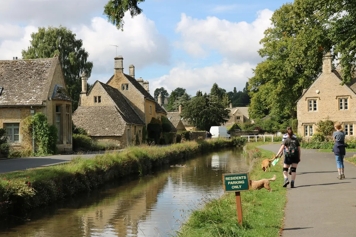 A Slow Travel Weekend in the Cotswolds Without a Car